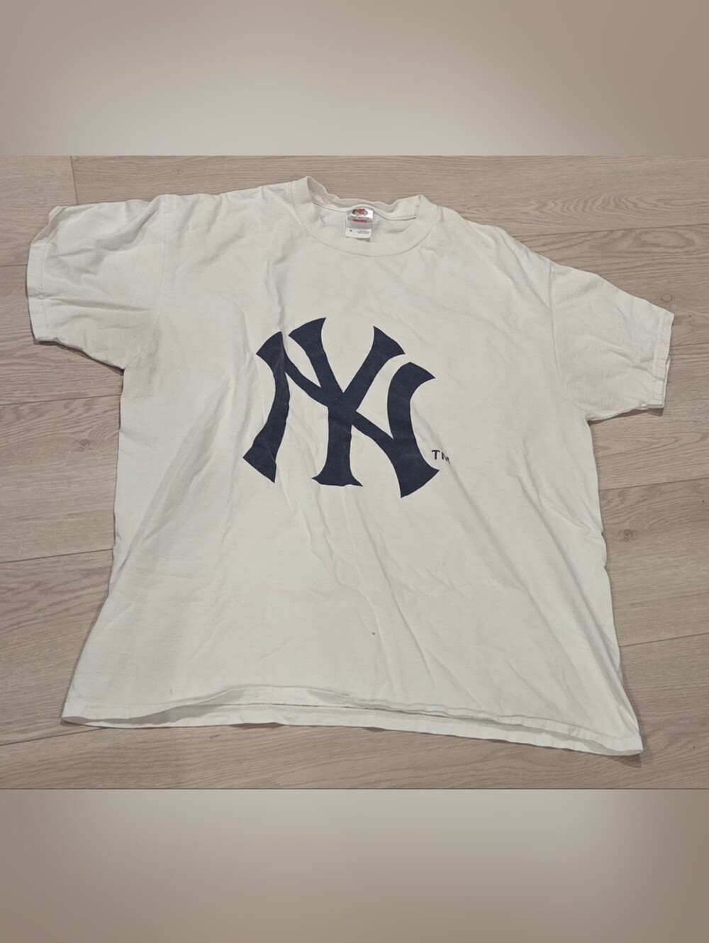 Y2K NY New York Graphic Tee With "Party City" Back Hit On Fruit Of The Loom Tag